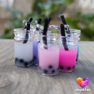 Boba-berlock - Miniatyrglas med mjölk/te i olika vackra färger